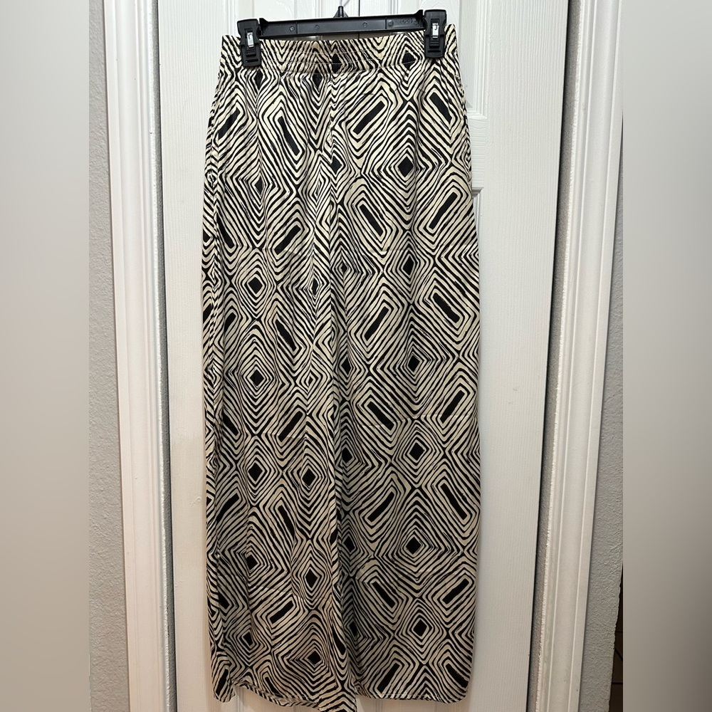 Philosophy Cream and Black Patterned Pants Wide Leg.‎ Brand New.